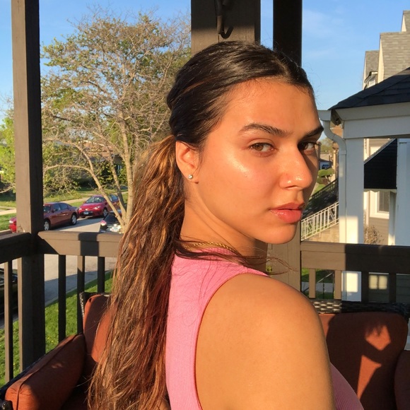 Meet your Posher, Rita - Picture 1 of 2